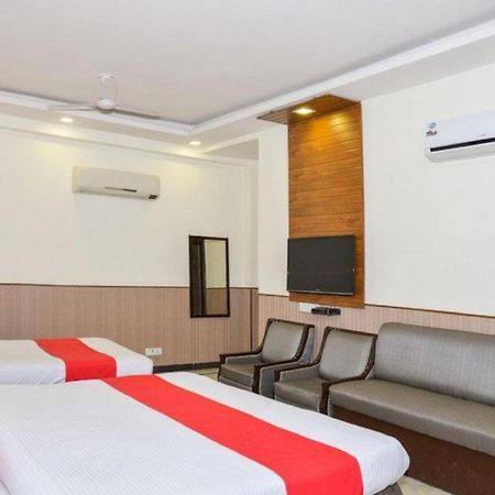 Hotel Shanti House New Delhi Karnail Singh Stadium Gate No 1 Exterior photo