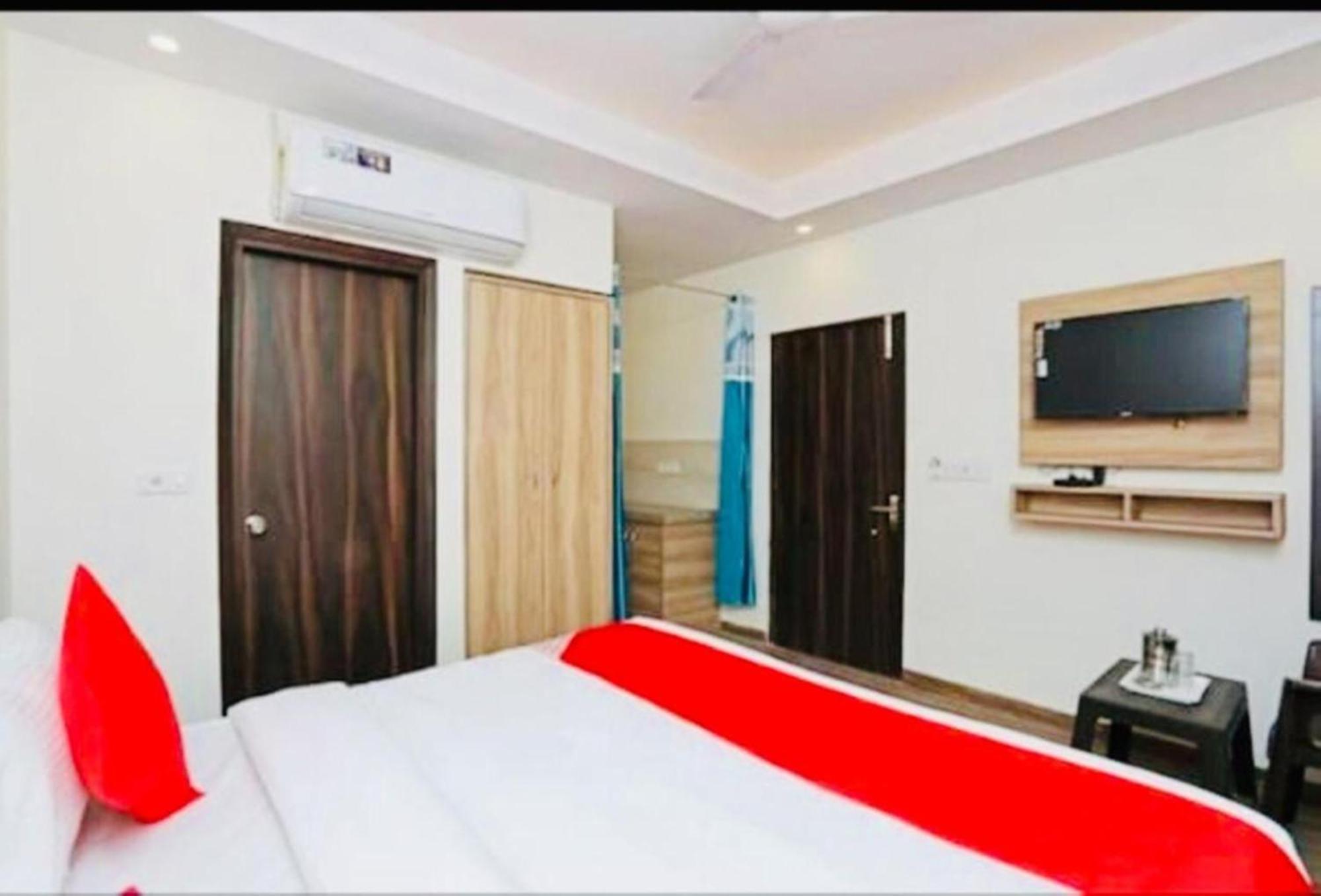 Hotel Shanti House New Delhi Karnail Singh Stadium Gate No 1 Exterior photo